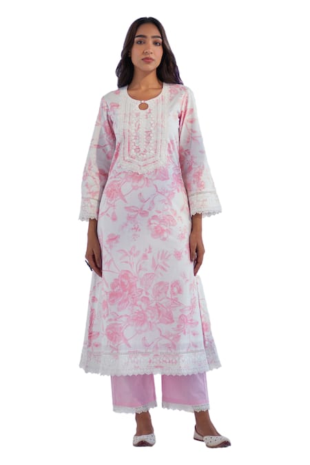 Roze Pink Cotton, Chiffon Lace Round Neck Raya Floral Print Kurta Pant Set Online at Aza Fashions Roze_Pink Cotton, Chiffon Lace Round Neck Raya Floral Print Kurta Pant Set _Online_at_Aza_Fashions