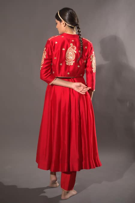 Shop Vikabyarvindampula Red Chanderi, Crepe, Cotton Sequins, Embroidery Yoke Jacket With Kurta Set at Aza Fashions Shop_Vikabyarvindampula_Red Chanderi, Crepe, Cotton Sequins, Embroidery Yoke Jacket With Kurta Set _at_Aza_Fashions