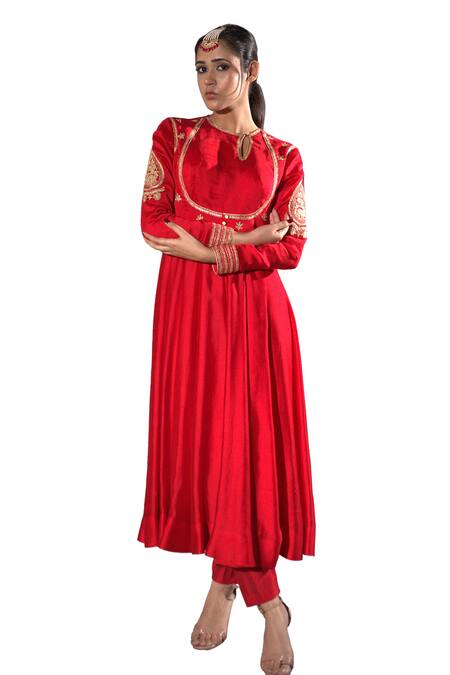 Vikabyarvindampula_Red Chanderi, Crepe, Cotton Sequins, Embroidery Round Neck Kurta Pant Set _Online_at_Aza_Fashions