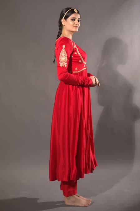 Vikabyarvindampula Embroidered Anarkali Pant Set 