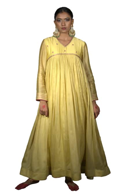 Vikabyarvindampula_Green Chanderi, Crepe, Cotton Embroidery, Sequins V-neck Anarkali And Pant Set _Online_at_Aza_Fashions