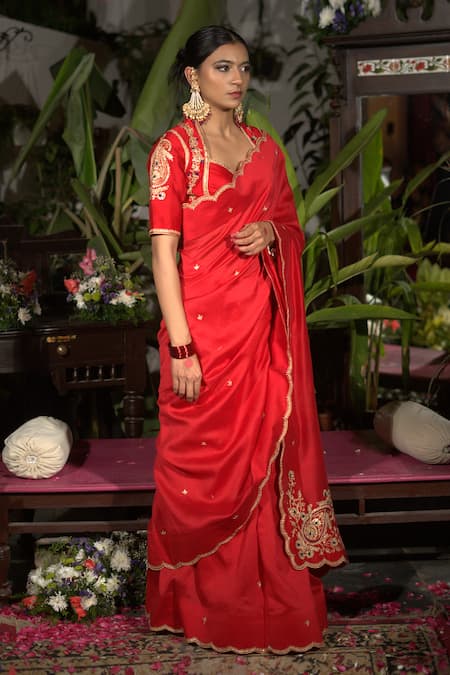 Vikabyarvindampula Chanderi Embroidered Saree With Blouse 