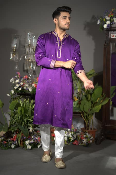 Vikabyarvindampula Chanderi Embroidered Kurta 