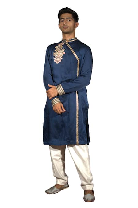 Vikabyarvindampula Embroidered Chanderi Kurta 