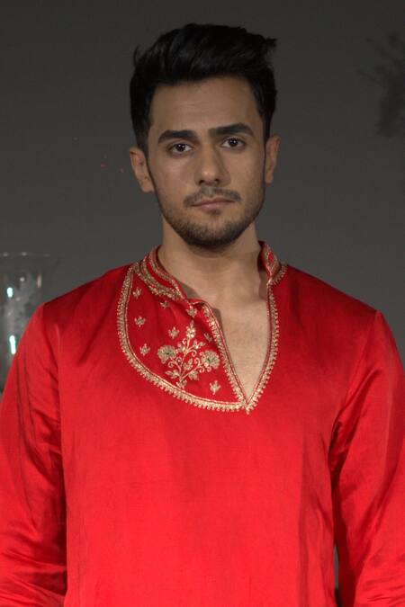 Buy_Vikabyarvindampula_Red Chanderi, Crepe, Cotton Embroidery Sequins Hand Kurta _Online_at_Aza_Fashions