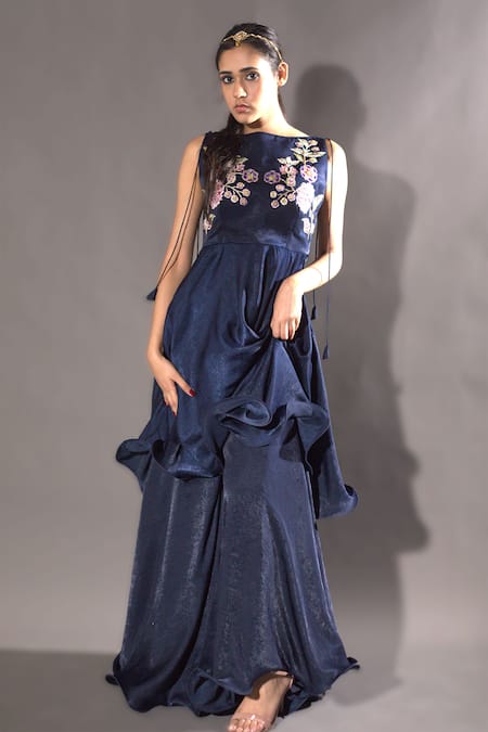 Vikabyarvindampula Floral Embroidered Tunic With Sharara 