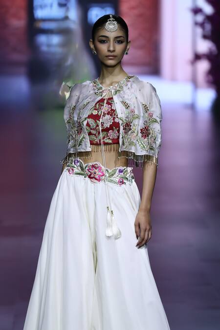 Vikabyarvindampula Floral Embroidered Poncho Coat Palazzo Set 