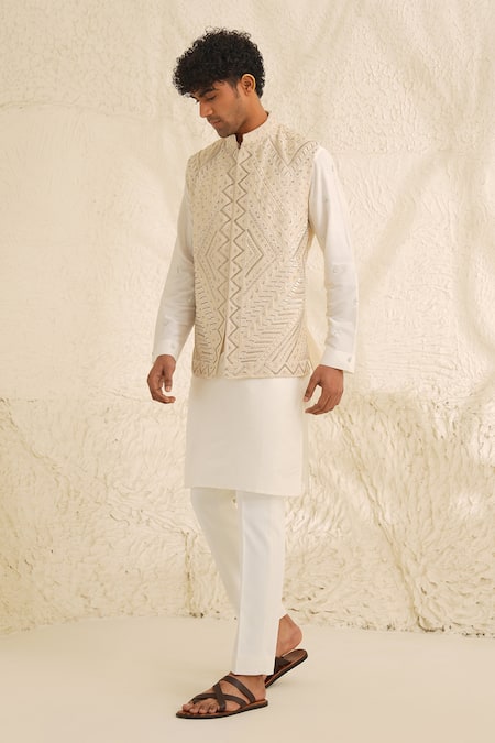 Shreyansh Designs Off White Dupion Silk Embroidery Upsham Chevron Bundi And Kurta Set 