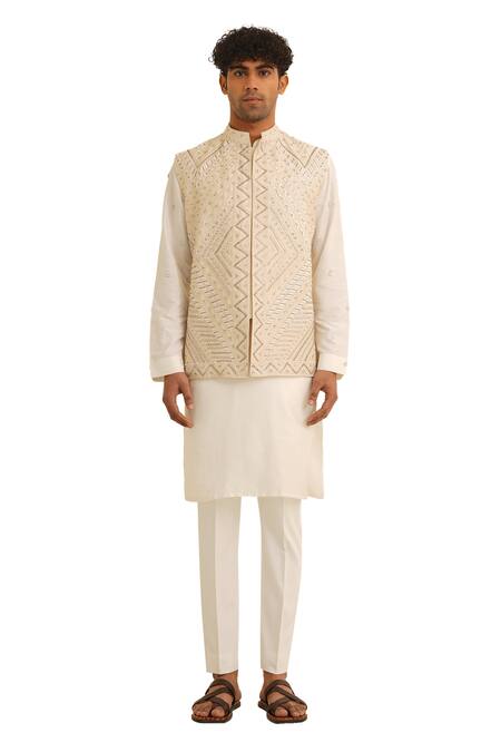 Shreyansh Designs Off White Dupion Silk Embroidery Cutdana Chevron Bundi And Kurta Set at Aza Fashions Shreyansh Designs_Off White Dupion Silk Embroidery Cutdana Chevron Bundi And Kurta Set _at_Aza_Fashions
