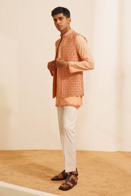 Shreyansh Designs Peach Dupion Silk Embroidery Cutdana Geometric Bundi And Kurta Set at Aza Fashions Shreyansh Designs_Peach Dupion Silk Embroidery Cutdana Geometric Bundi And Kurta Set _at_Aza_Fashions