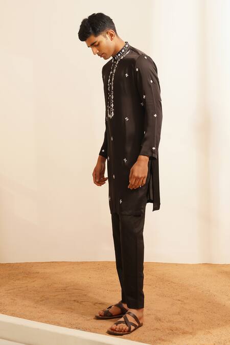 Shreyansh Designs_Black Chanderi Silk Beads, Sequins Paras Embellished Kurta With Pant _at_Aza_Fashions
