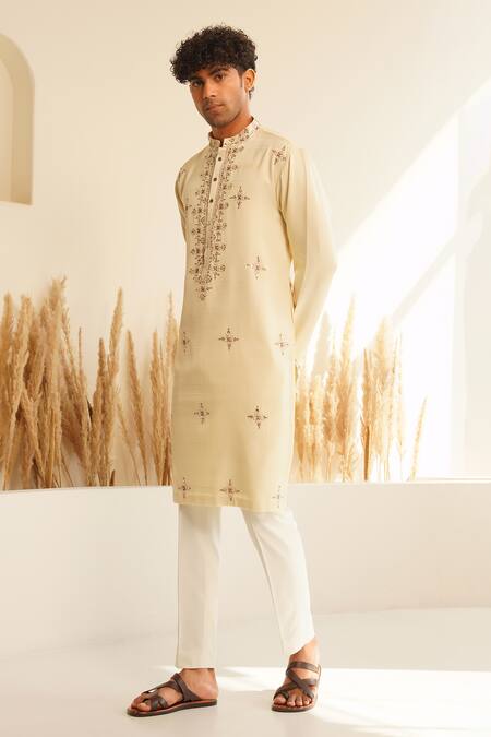 Shreyansh Designs White Chanderi Silk Sequins, Zari, Ojas Geometric Embroidered Kurta With Pant at Aza Fashions Shreyansh Designs_White Chanderi Silk Sequins, Zari, Ojas Geometric Embroidered Kurta With Pant _at_Aza_Fashions