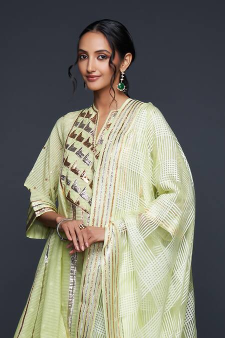 Gulabo By Abu Sandeep_Green Jamdani Embellished Gota Checkered Pattern Dupatta  _Online_at_Aza_Fashions
