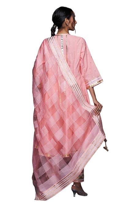 Shop Gulabo By Abu Sandeep Peach Jamdani Embellished Gota Sheer Dupatta Online at Aza Fashions Shop_Gulabo By Abu Sandeep_Peach Jamdani Embellished Gota Sheer Dupatta _Online_at_Aza_Fashions