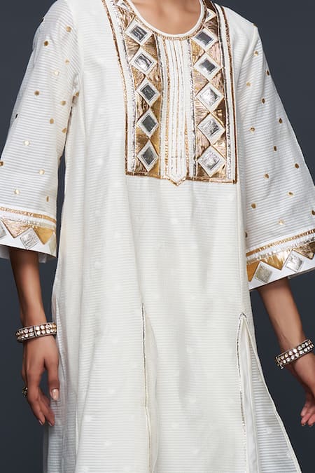 Buy Gulabo By Abu Sandeep Off White Jamdani Embellished Gota Round Layered Kurta Online at Aza Fashions Buy_Gulabo By Abu Sandeep_Off White Jamdani Embellished Gota Round Layered Kurta _Online_at_Aza_Fashions