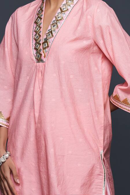 Buy Gulabo By Abu Sandeep Peach Jamdani Embellished Gota V Applique Work Tunic Buy_Gulabo By Abu Sandeep_Peach Jamdani Embellished Gota V Applique Work Tunic