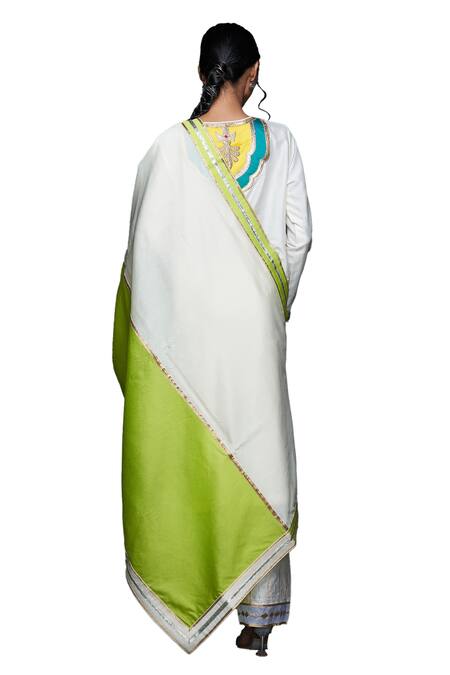 Shop Gulabo By Abu Sandeep Off White Cotton Silk Embroidery Jharokha Round Neck Kurta Online at Aza Fashions Shop_Gulabo By Abu Sandeep_Off White Cotton Silk Embroidery Jharokha Round Neck Kurta _Online_at_Aza_Fashions