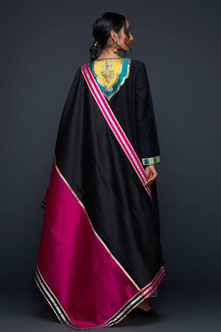 Gulabo By Abu Sandeep Black Cotton Silk Embroidery Jharokha Round Neck Straight Kurta Online at Aza Fashions Gulabo By Abu Sandeep_Black Cotton Silk Embroidery Jharokha Round Neck Straight Kurta _Online_at_Aza_Fashions