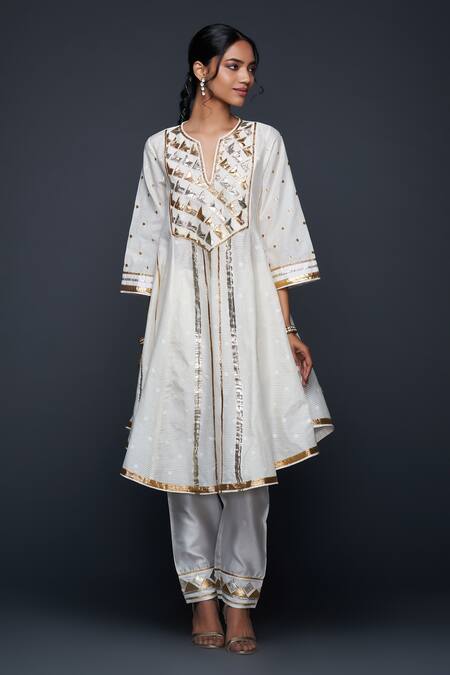 Gulabo By Abu Sandeep Off White Jamdani Embroidered Gota Notched Flared Kurta Online at Aza Fashions Gulabo By Abu Sandeep_Off White Jamdani Embroidered Gota Notched Flared Kurta _Online_at_Aza_Fashions