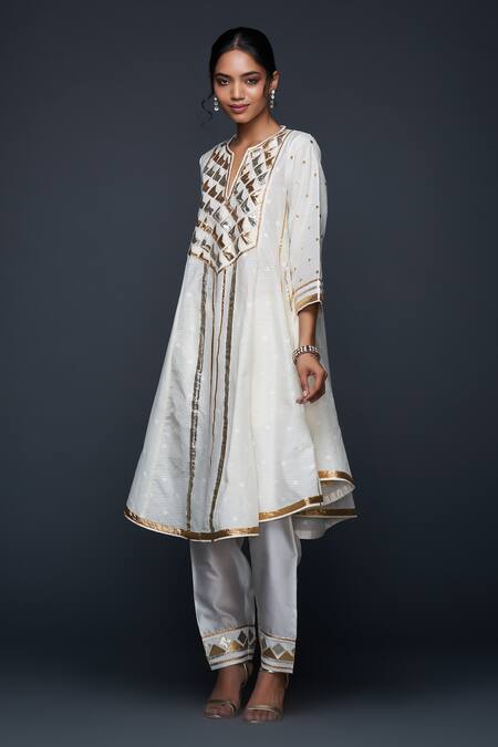 Shop Gulabo By Abu Sandeep Off White Jamdani Embroidered Gota Notched Flared Kurta Online at Aza Fashions Shop_Gulabo By Abu Sandeep_Off White Jamdani Embroidered Gota Notched Flared Kurta _Online_at_Aza_Fashions