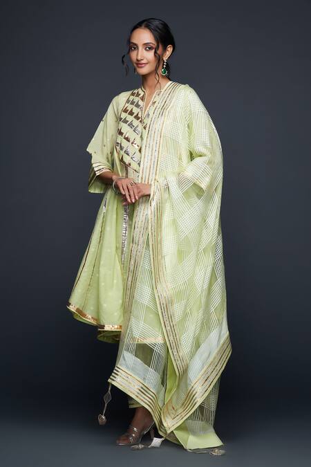 Gulabo By Abu Sandeep Green Jamdani Embroidered Gota Notched Applique Kurta at Aza Fashions Gulabo By Abu Sandeep_Green Jamdani Embroidered Gota Notched Applique Kurta _at_Aza_Fashions