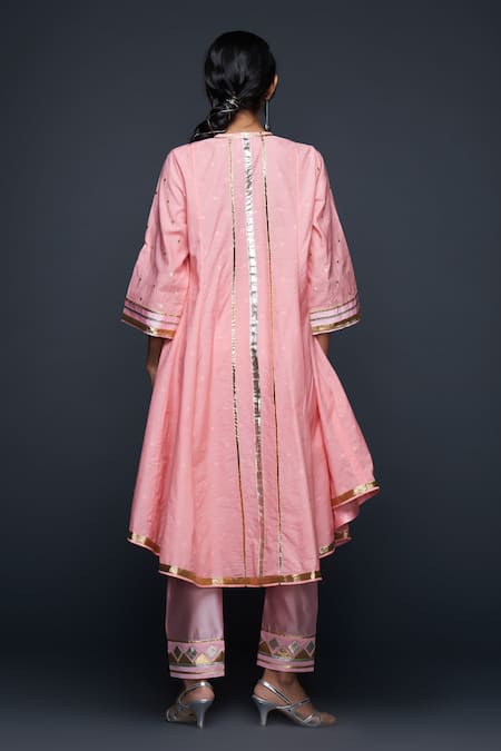 Shop Gulabo By Abu Sandeep Peach Jamdani Embroidered Gota Notched Applique Flared Kurta at Aza Fashions Shop_Gulabo By Abu Sandeep_Peach Jamdani Embroidered Gota Notched Applique Flared Kurta _at_Aza_Fashions