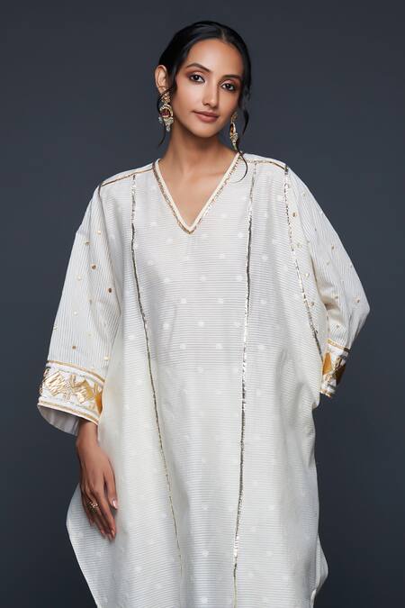 Buy Gulabo By Abu Sandeep White Jamdani Embroidered Gota V Neck Applique Work Kaftan Online at Aza Fashions Buy_Gulabo By Abu Sandeep_White Jamdani Embroidered Gota V Neck Applique Work Kaftan _Online_at_Aza_Fashions