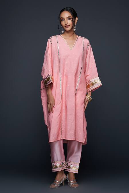 Gulabo By Abu Sandeep Peach Jamdani Embroidered Gota V Neck Applique Work Kaftan Online at Aza Fashions Gulabo By Abu Sandeep_Peach Jamdani Embroidered Gota V Neck Applique Work Kaftan _Online_at_Aza_Fashions