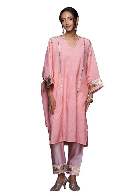 Shop Gulabo By Abu Sandeep Peach Jamdani Embroidered Gota V Neck Applique Work Kaftan Online at Aza Fashions Shop_Gulabo By Abu Sandeep_Peach Jamdani Embroidered Gota V Neck Applique Work Kaftan _Online_at_Aza_Fashions