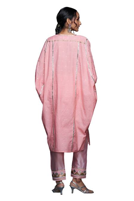 Buy Gulabo By Abu Sandeep Peach Jamdani Embroidered Gota V Neck Applique Work Kaftan Buy_Gulabo By Abu Sandeep_Peach Jamdani Embroidered Gota V Neck Applique Work Kaftan