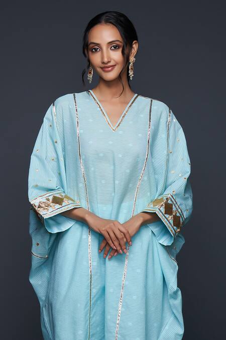 Gulabo By Abu Sandeep Blue Jamdani Embroidered Gota V Neck Applique Kaftan Online at Aza Fashions Gulabo By Abu Sandeep_Blue Jamdani Embroidered Gota V Neck Applique Kaftan _Online_at_Aza_Fashions