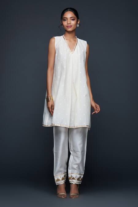 Buy Gulabo By Abu Sandeep Off White Jamdani Embroidered Gota Open Work Jacket Buy_Gulabo By Abu Sandeep_Off White Jamdani Embroidered Gota Open Work Jacket