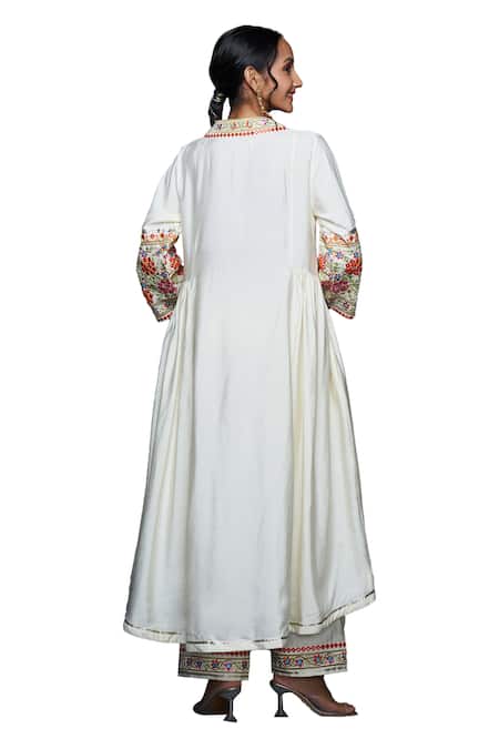 Gulabo By Abu Sandeep_Off White Viscose, Chanderi Silk Mirrors, Embroidery V-neck Gul Thread And Kurta _at_Aza_Fashions