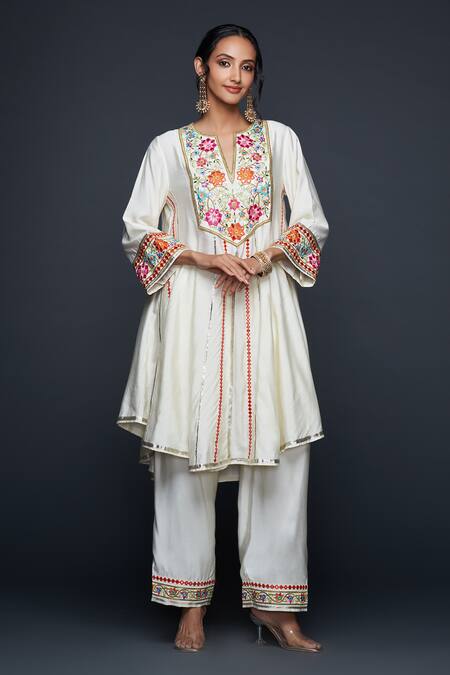 Gulabo By Abu Sandeep_Off White Viscose Chanderi Silk Embroidery Phool And Mirror Anarkali  _Online_at_Aza_Fashions