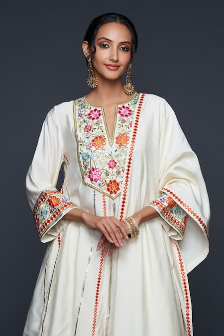 Buy_Gulabo By Abu Sandeep_Off White Viscose Chanderi Silk Embroidery Phool And Mirror Anarkali  