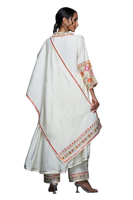Gulabo By Abu Sandeep_Off White Viscose Chanderi Silk Bloom Motif And Mirror Dupatta  _at_Aza_Fashions