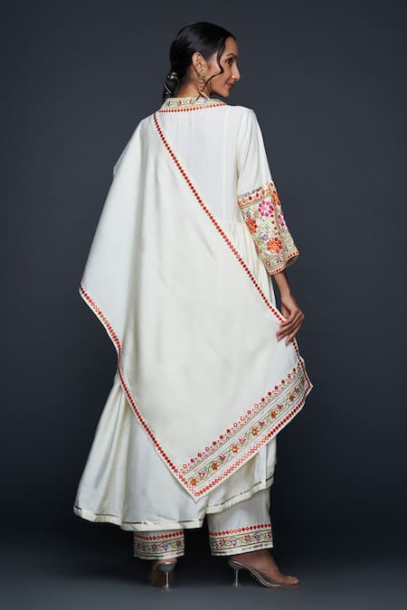 Shop_Gulabo By Abu Sandeep_Off White Viscose Chanderi Silk Bloom Motif And Mirror Dupatta  _at_Aza_Fashions
