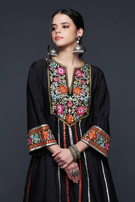 Gulabo By Abu Sandeep Black Viscose Chanderi Silk Floral Embroidered High-low Kurta at Aza Fashions Gulabo By Abu Sandeep_Black Viscose Chanderi Silk Floral Embroidered High-low Kurta _at_Aza_Fashions