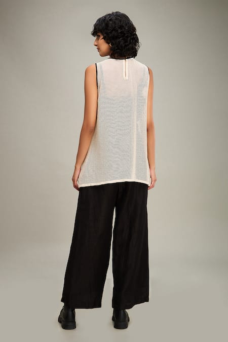 Shop Soup By Sougat Paul Off White Handloom Cotton, Muslin Zinnia Floral Applique Hand Top And Pant Set at Aza Fashions Shop_Soup By Sougat Paul_Off White Handloom Cotton, Muslin Zinnia Floral Applique Hand Top And Pant Set _at_Aza_Fashions