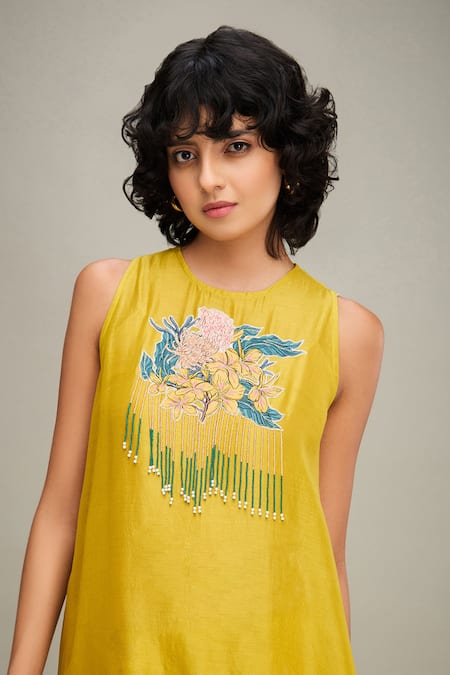 Shop_Soup By Sougat Paul_Yellow Chanderi Embroidery Round Neck Floral Applique Kurta And Pant Set 