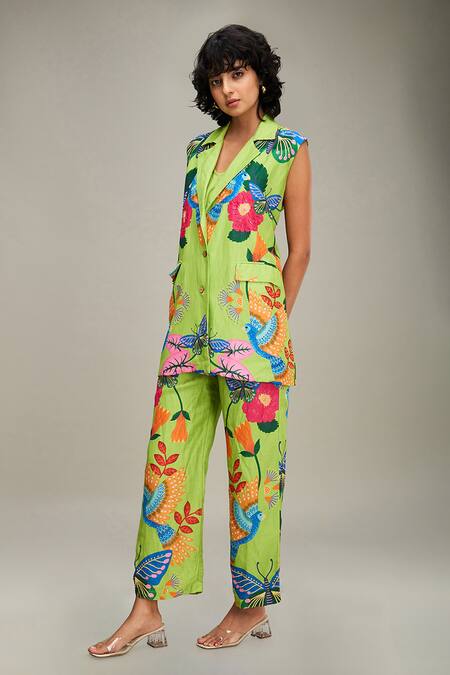 Soup By Sougat Paul Green Linen Embroidery Collared Avain Top And Pant Set at Aza Fashions Soup By Sougat Paul_Green Linen Embroidery Collared Avain Top And Pant Set _at_Aza_Fashions