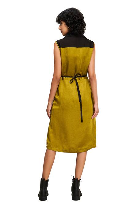 Soup By Sougat Paul Off White Handloom Cotton, Satin Embroidery Collared Zinnia Hand Dress at Aza Fashions Soup By Sougat Paul_Off White Handloom Cotton, Satin Embroidery Collared Zinnia Hand Dress _at_Aza_Fashions