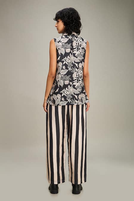 Shop Soup By Sougat Paul Off White Linen Collared Ahyana Printed Top And Pant Set at Aza Fashions Shop_Soup By Sougat Paul_Off White Linen Collared Ahyana Printed Top And Pant Set _at_Aza_Fashions