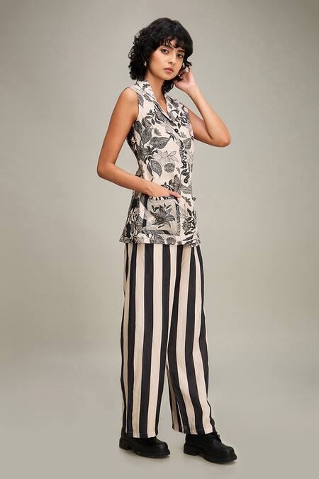 Soup By Sougat Paul Off White Linen Collared Ahyana Printed Top And Pant Set at Aza Fashions Soup By Sougat Paul_Off White Linen Collared Ahyana Printed Top And Pant Set _at_Aza_Fashions