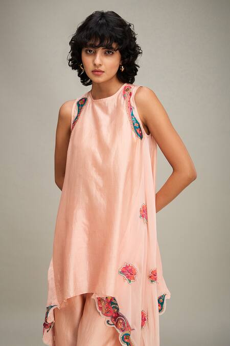 Buy Soup By Sougat Paul Peach Chanderi Embroidery Round Neck Qala Applique Border Kurta And Pant Set Buy_Soup By Sougat Paul_Peach Chanderi Embroidery Round Neck Qala Applique Border Kurta And Pant Set