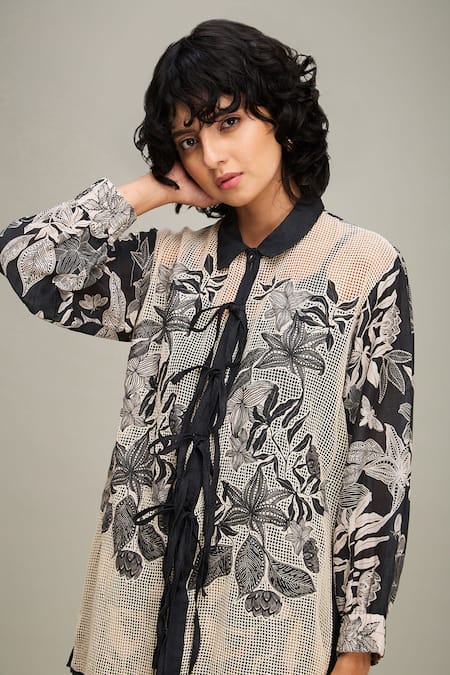 Shop Soup By Sougat Paul Off White Handloom Cotton, Linen Embroidery Ahyana Applique Shirt And Pant Set Shop_Soup By Sougat Paul_Off White Handloom Cotton, Linen Embroidery Ahyana Applique Shirt And Pant Set