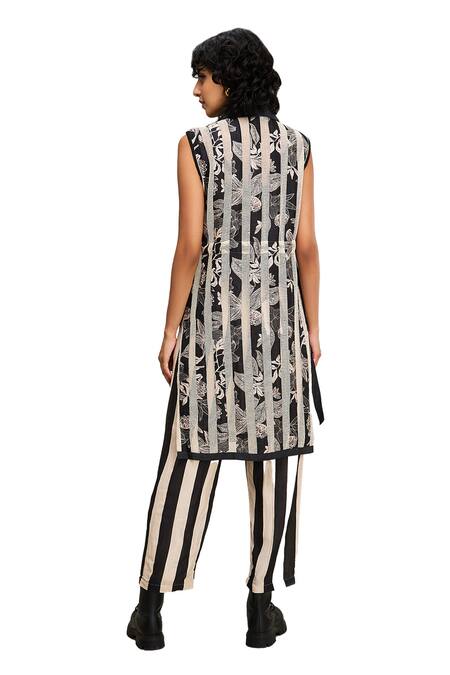 Soup By Sougat Paul Off White Handloom Cotton, Linen Embroidery, Ahyana Floral Kurta And Pant Set at Aza Fashions Soup By Sougat Paul_Off White Handloom Cotton, Linen Embroidery, Ahyana Floral Kurta And Pant Set _at_Aza_Fashions