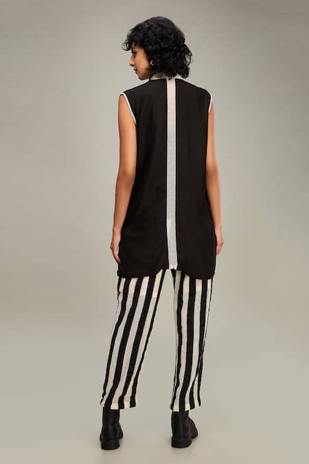 Shop Soup By Sougat Paul Off White Cotton Embroidery, Patchwork Floral Applique Blazer And Pant Set at Aza Fashions Shop_Soup By Sougat Paul_Off White Cotton Embroidery, Patchwork Floral Applique Blazer And Pant Set _at_Aza_Fashions