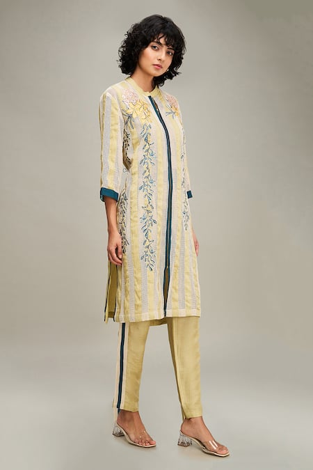 Shop Soup By Sougat Paul Off White Handloom Cotton, Linen Zinnia Applique Work Kurta And Pant Set Online at Aza Fashions Shop_Soup By Sougat Paul_Off White Handloom Cotton, Linen Zinnia Applique Work Kurta And Pant Set _Online_at_Aza_Fashions
