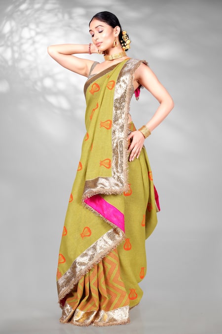 Anita Kanwal_Green Jacquard, Jersey Harp Block Print Saree _Online_at_Aza_Fashions